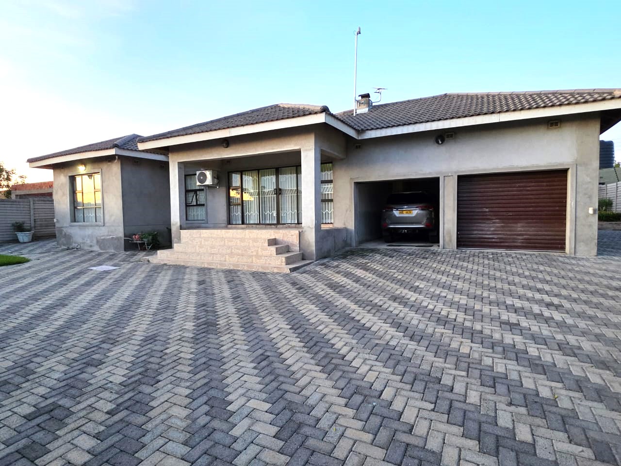 Rockview Park, Sunway City – Executive 4-Bedroom Home on 1,000sqm